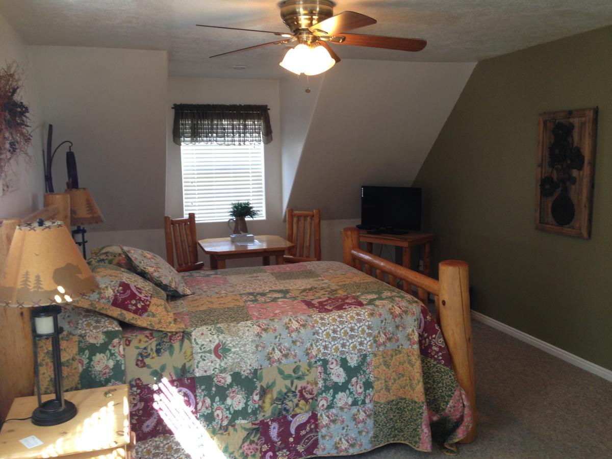 Bullberry Inn Bed & Breakfast トロピック エクステリア 写真