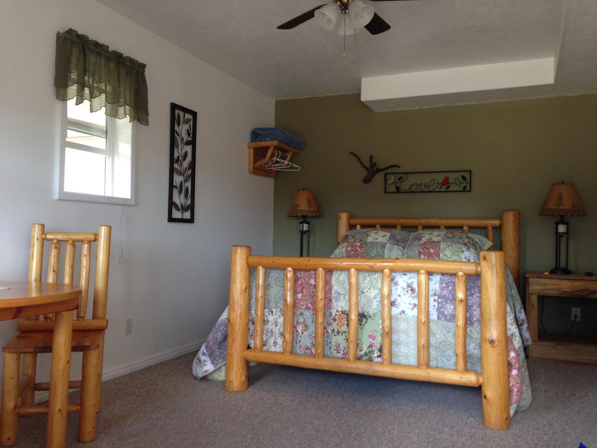 Bullberry Inn Bed & Breakfast トロピック エクステリア 写真